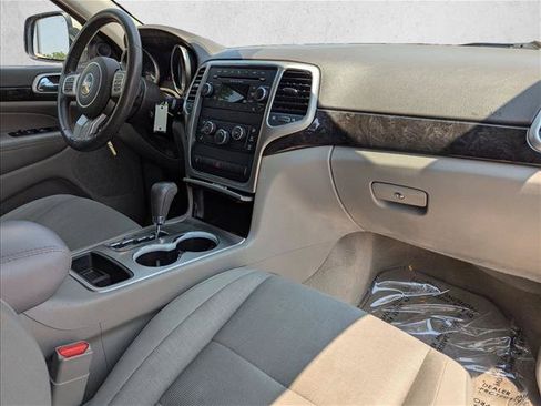Used 2012 Jeep Grand Cherokee Laredo w/ Laredo E Group AWD/4WD image 21