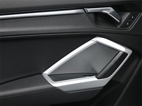 Used 2021 Audi Q3 2.0T Premium w/ Convenience Package image 16