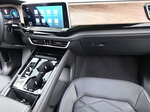 New 2026 Volkswagen Atlas SE image 42