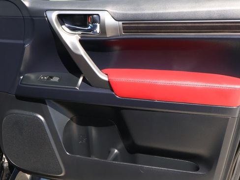 Used 2023 Lexus GX 460 Premium image 18