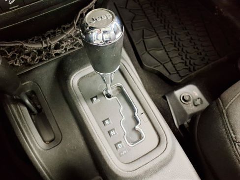 Used 2013 Jeep Wrangler Unlimited Sport AWD/4WD image 21
