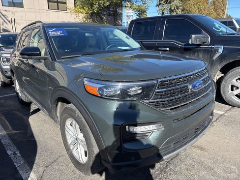 Used 2023 Ford Explorer XLT w/ Equipment Group 202A image 3