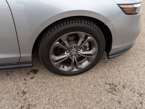 Used 2023 Honda Accord EX image 9