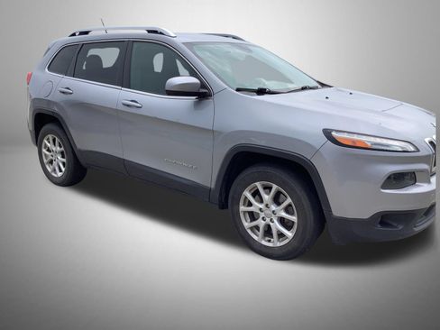Used 2014 Jeep Cherokee Latitude w/ Cold Weather Group AWD/4WD image 4