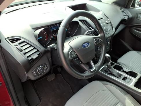 Used 2017 Ford Escape SE w/ SE Sport Appearance Package AWD/4WD image 16