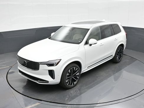 New 2026 Volvo XC90 B6 Plus w/ Protection Package Premier image 22