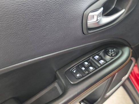 Used 2017 Jeep Compass Limited w/ Navigation Group AWD/4WD image 13