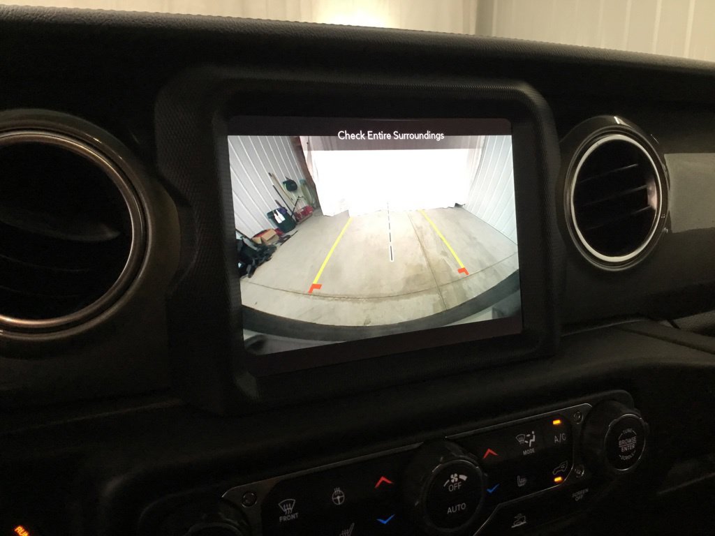 Used 2022 Jeep Wrangler Unlimited Sahara w/ Cold Weather Group AWD/4WD image 28