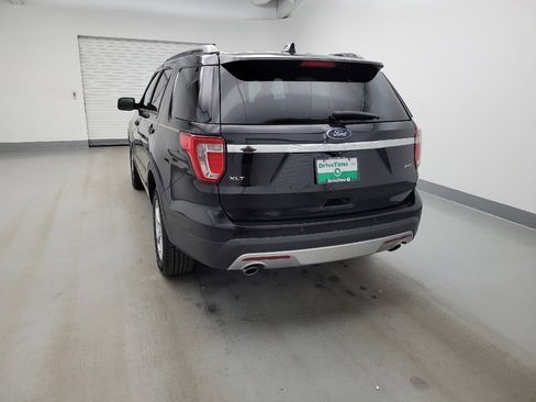Used 2017 Ford Explorer XLT w/ Equipment Group 202A AWD/4WD image 6