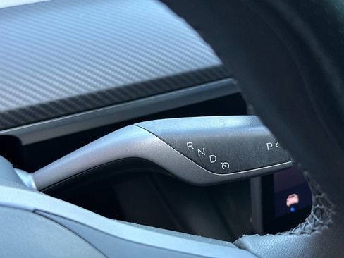 Used 2023 Tesla Model Y Performance image 21