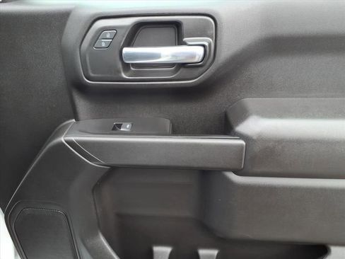 Used 2022 Chevrolet Silverado 1500 Custom image 17
