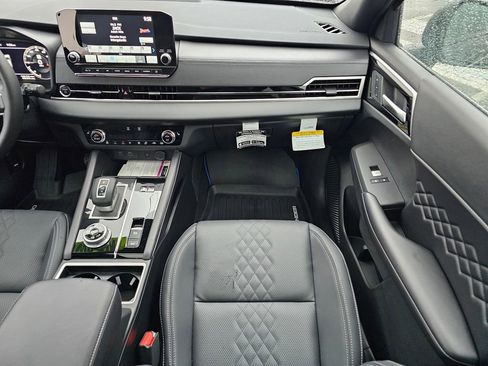 Used 2025 Mitsubishi Outlander SEL Black Edition image 14