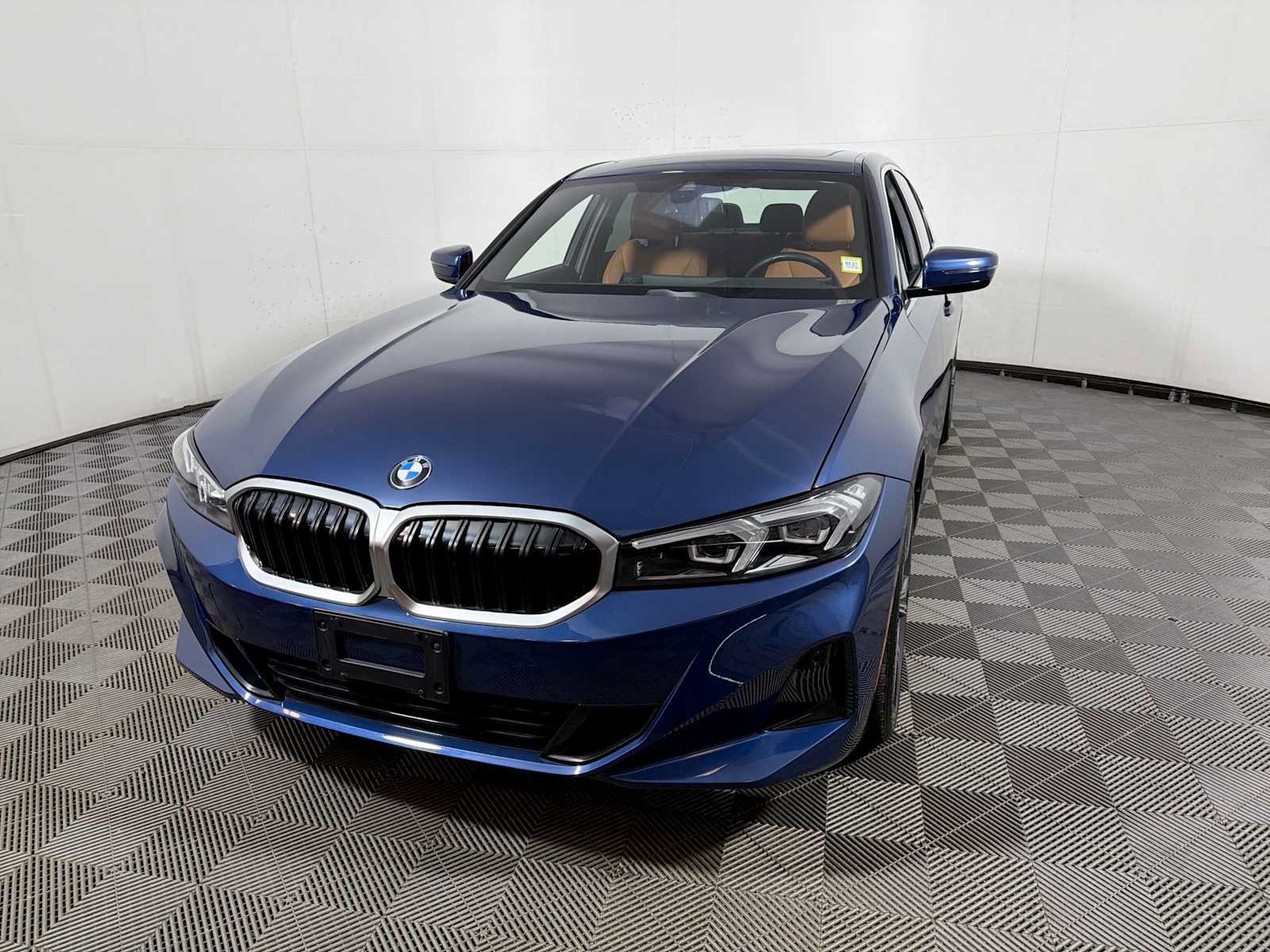 Used 2024 BMW 330i xDrive Sedan w/ Convenience Package AWD/4WD image 3