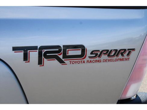 Used 2015 Toyota Tacoma 4x4 Double Cab w/ TRD Sport Package image 33