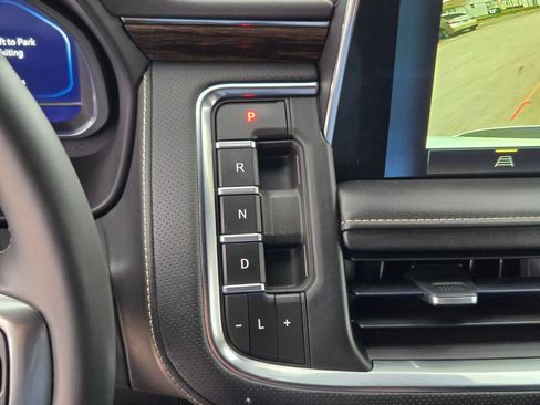 Certified 2023 Chevrolet Suburban Premier image 19