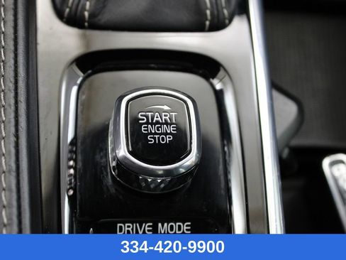 Used 2020 Volvo S90 T6 R-Design image 11