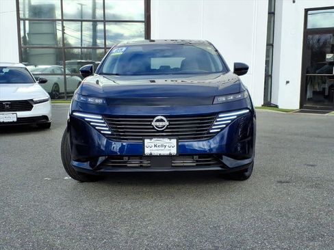 Used 2025 Nissan Murano Platinum w/ Cargo Package image 2