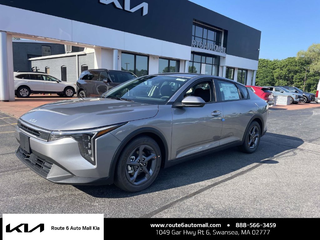 New 2026 Kia K4 FWD image 1