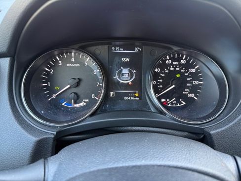 Used 2017 Nissan Rogue SL AWD/4WD image 9