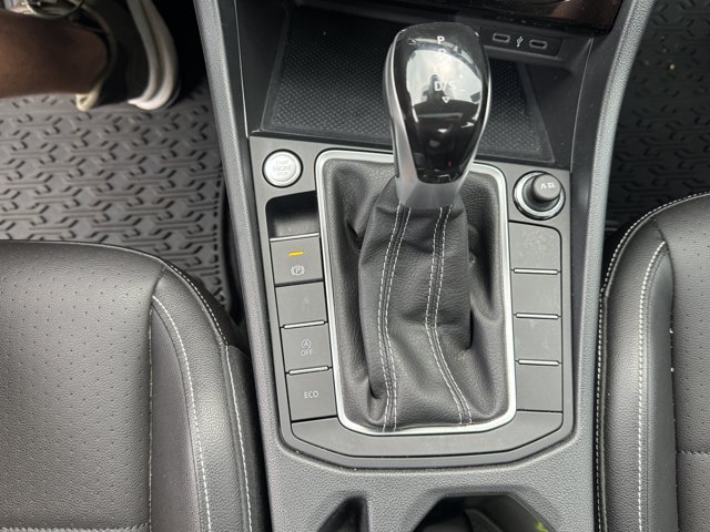 Used 2023 Volkswagen Jetta SE w/ Panoramic Sunroof Package FWD image 21