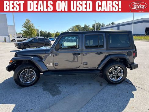 Used 2018 Jeep Wrangler Unlimited Sahara AWD/4WD image 7