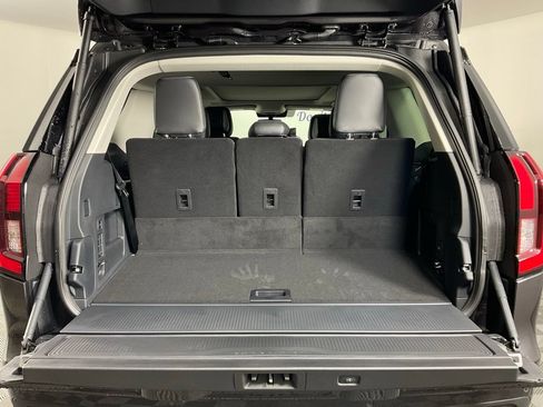 New 2027 Ford Expedition Platinum w/ Driver's Package AWD/4WD image 11