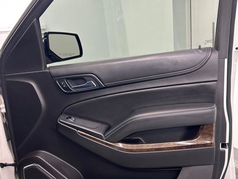 Used 2017 Chevrolet Suburban LT RWD image 14