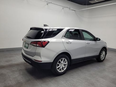 Used 2022 Chevrolet Equinox LT FWD image 10