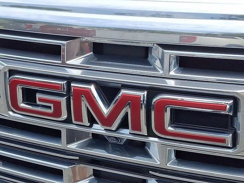Certified 2025 GMC Acadia Denali w/ Super Cruise Package AWD/4WD image 30