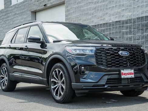 Used 2026 Ford Explorer ST-Line AWD/4WD image 2