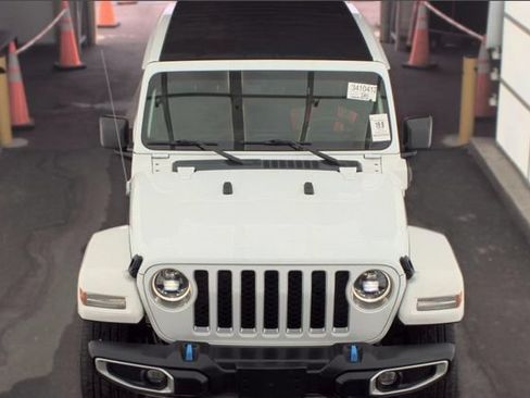 Used 2023 Jeep Wrangler Unlimited Sahara w/ Cold Weather Group AWD/4WD image 2