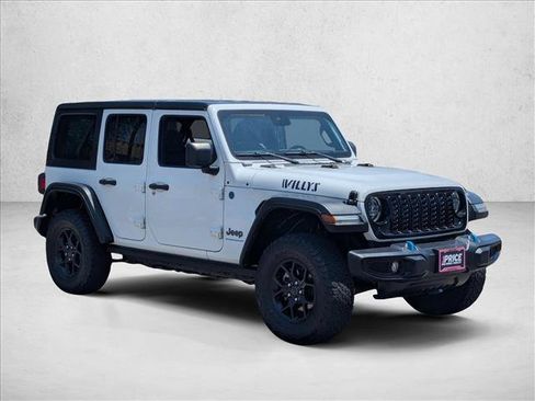 Used 2024 Jeep Wrangler Unlimited AWD/4WD image 3