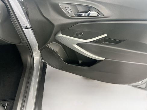 Used 2024 Chevrolet Trax LS image 29