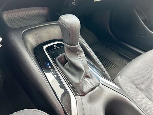 Used 2025 Toyota Corolla LE FWD image 25