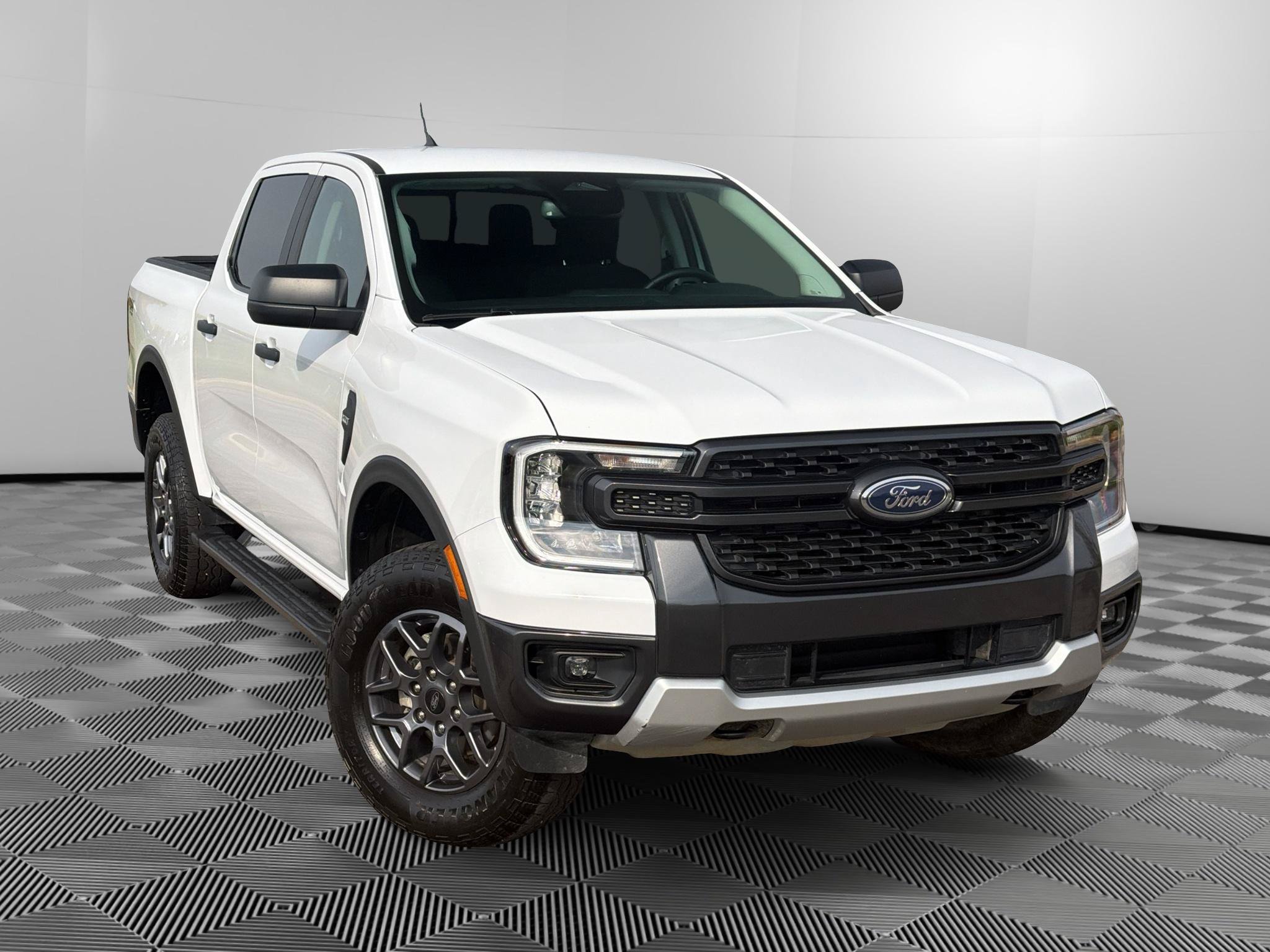 Certified 2025 Ford Ranger XLT w/ FX4 Off-Road Package AWD/4WD image 5