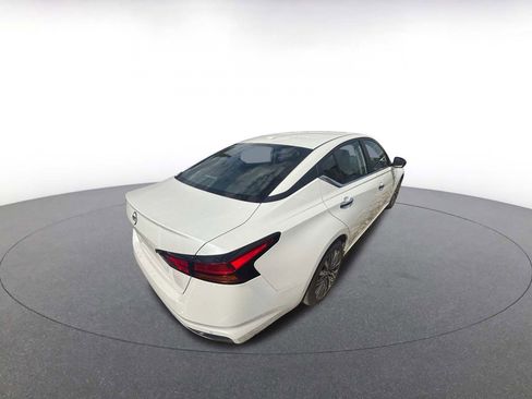 Used 2025 Nissan Altima 2.5 SV FWD image 5