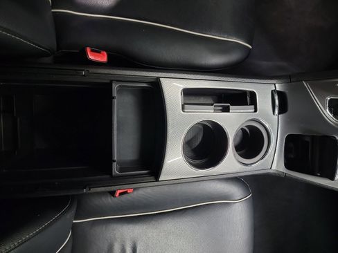 Used 2015 Toyota Venza XLE image 28