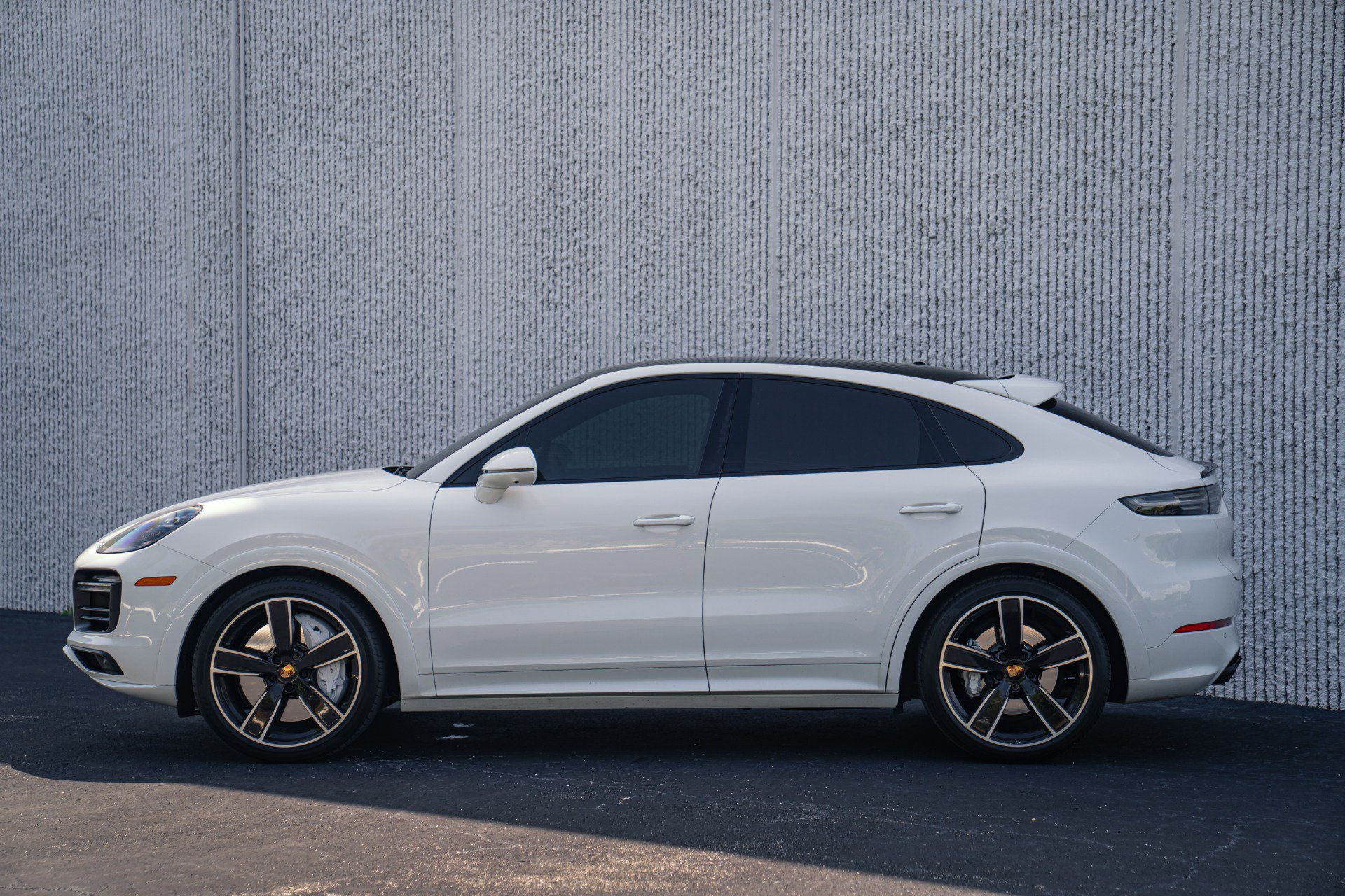 Used 2020 Porsche Cayenne Turbo AWD/4WD image 18