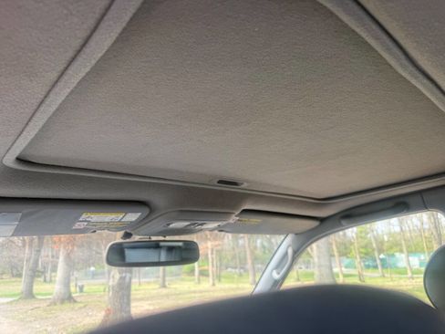 Used 2002 Toyota Land Cruiser image 76