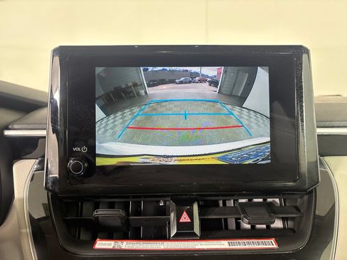 Used 2025 Toyota Corolla LE FWD image 17