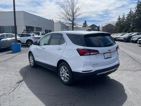 Used 2022 Chevrolet Equinox LT image 3