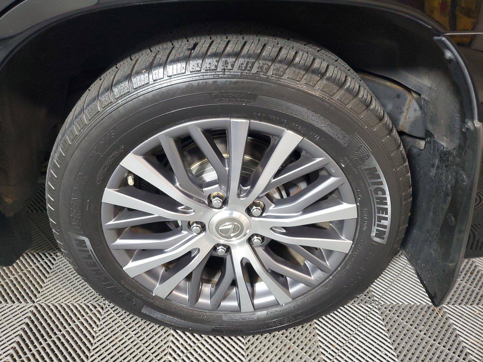 Used 2018 Lexus LX 570 4WD image 11