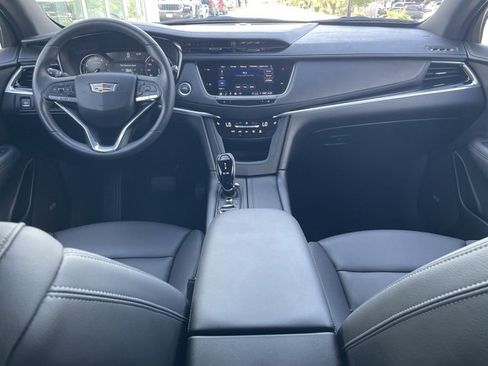 Certified 2025 Cadillac XT6 Luxury image 18