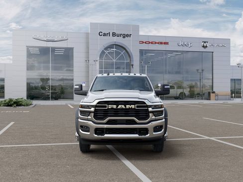 New 2025 RAM 5500 4x4 Regular Cab image 6