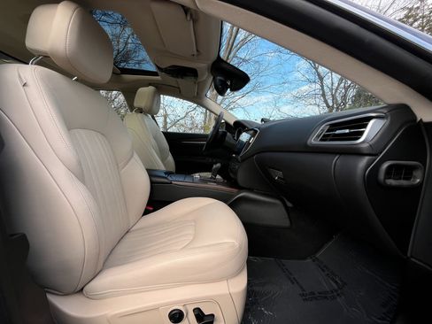 Used 2018 Maserati Ghibli GranLusso image 18