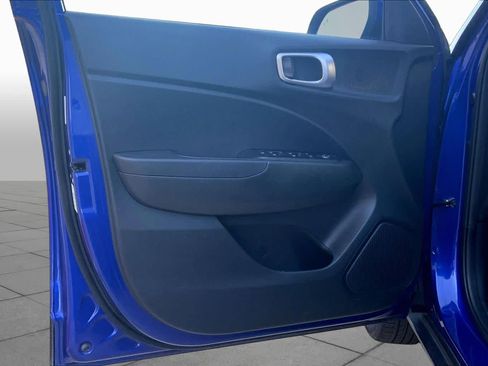 Certified 2025 Hyundai Venue SEL FWD image 21