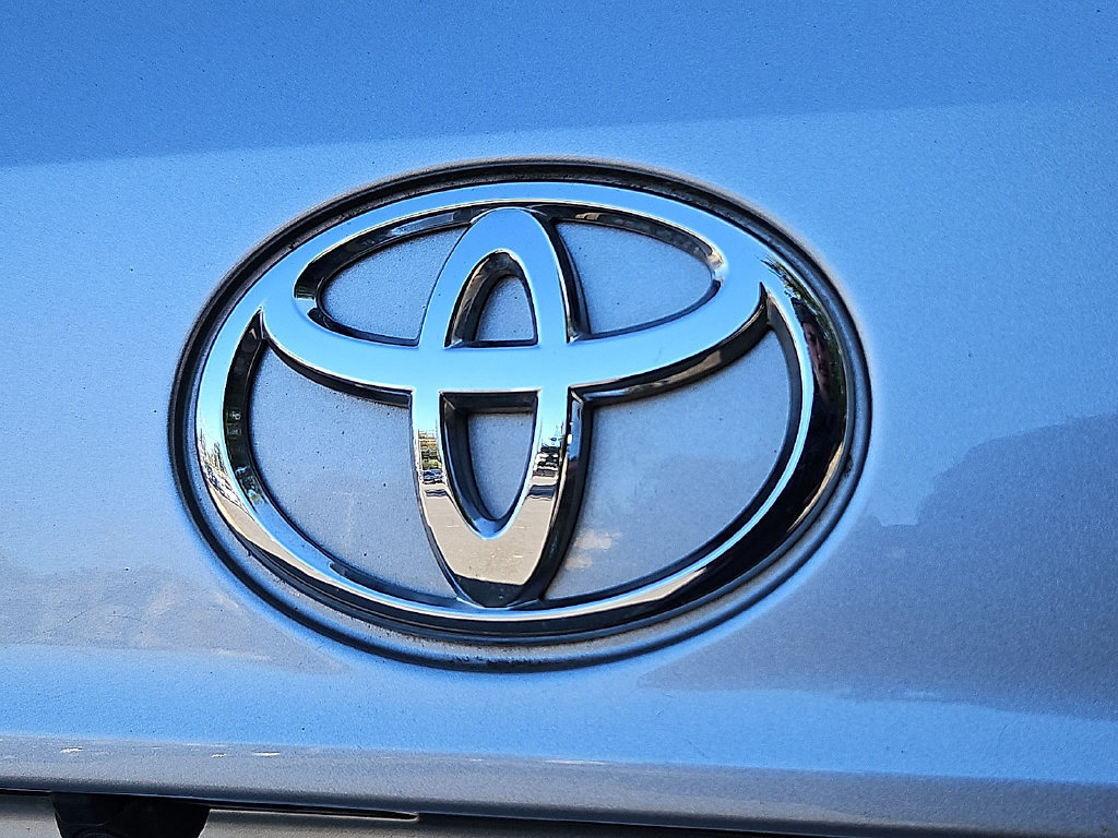 Certified 2021 Toyota Highlander XLE AWD/4WD image 31