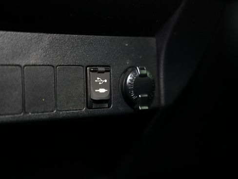 Used 2017 Toyota RAV4 XLE image 29