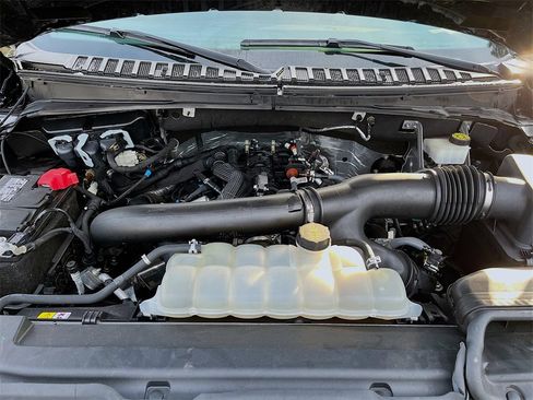 Used 2023 Ford Expedition Limited image 32