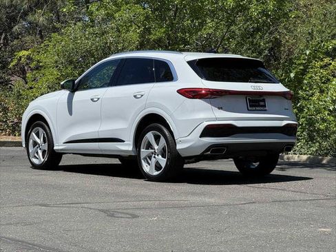 Certified 2025 Audi Q5 Premium Plus w/ Premium Plus AWD/4WD image 7
